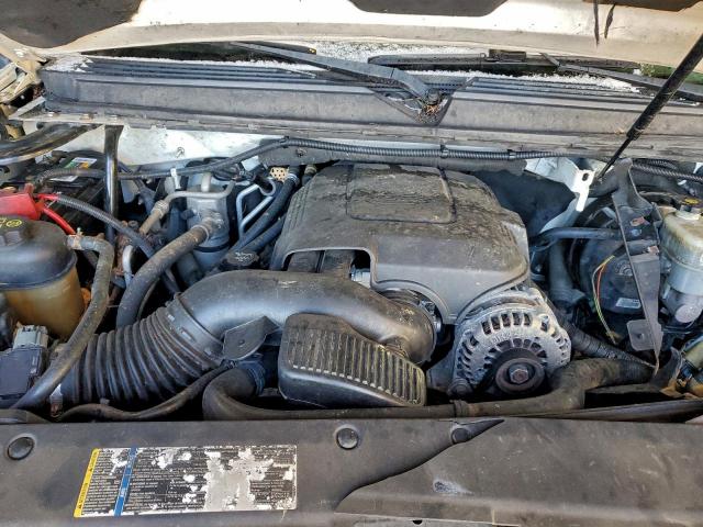 GMC Yukon Denali Image 12