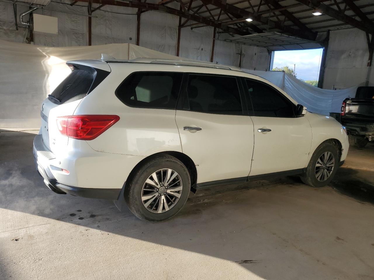 Nissan Pathfinder Sv Image 12