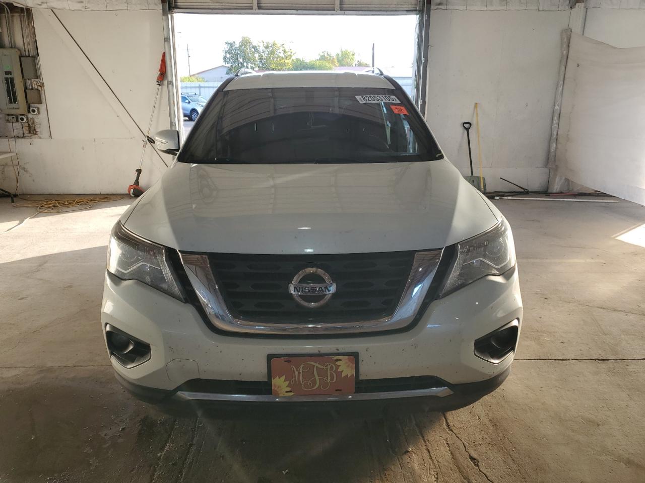 Nissan Pathfinder Sv Image 2