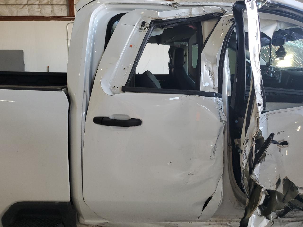 Chevrolet Silverado K2500 Heavy Duty Image 12