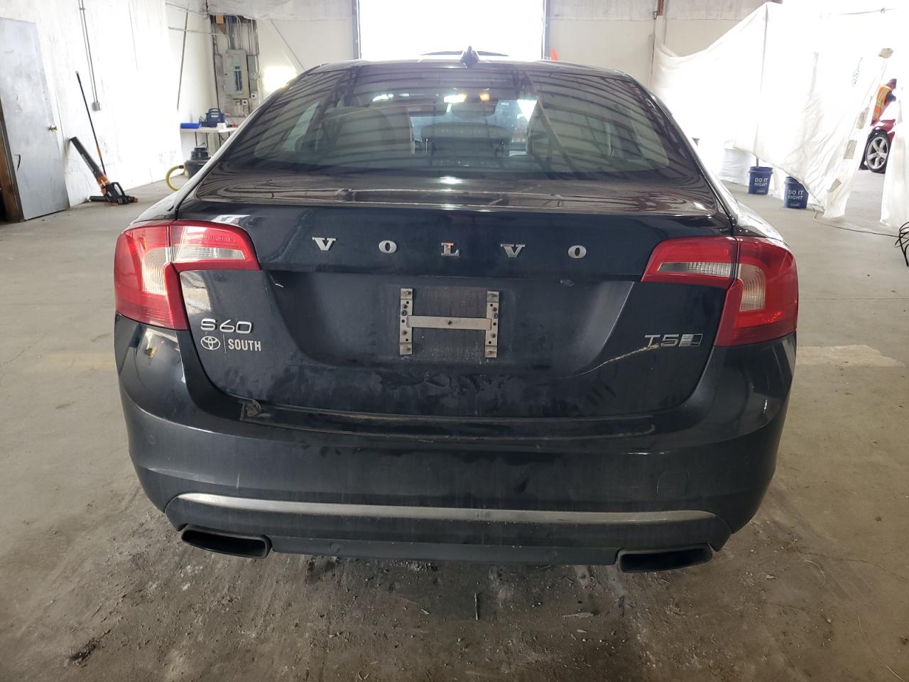 Volvo S60 Platinum Image 6