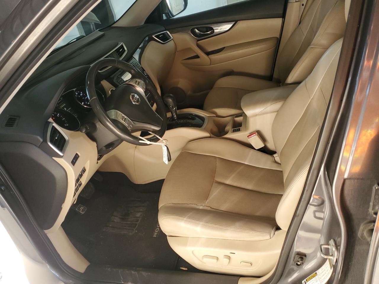 Nissan Rogue S Image 2