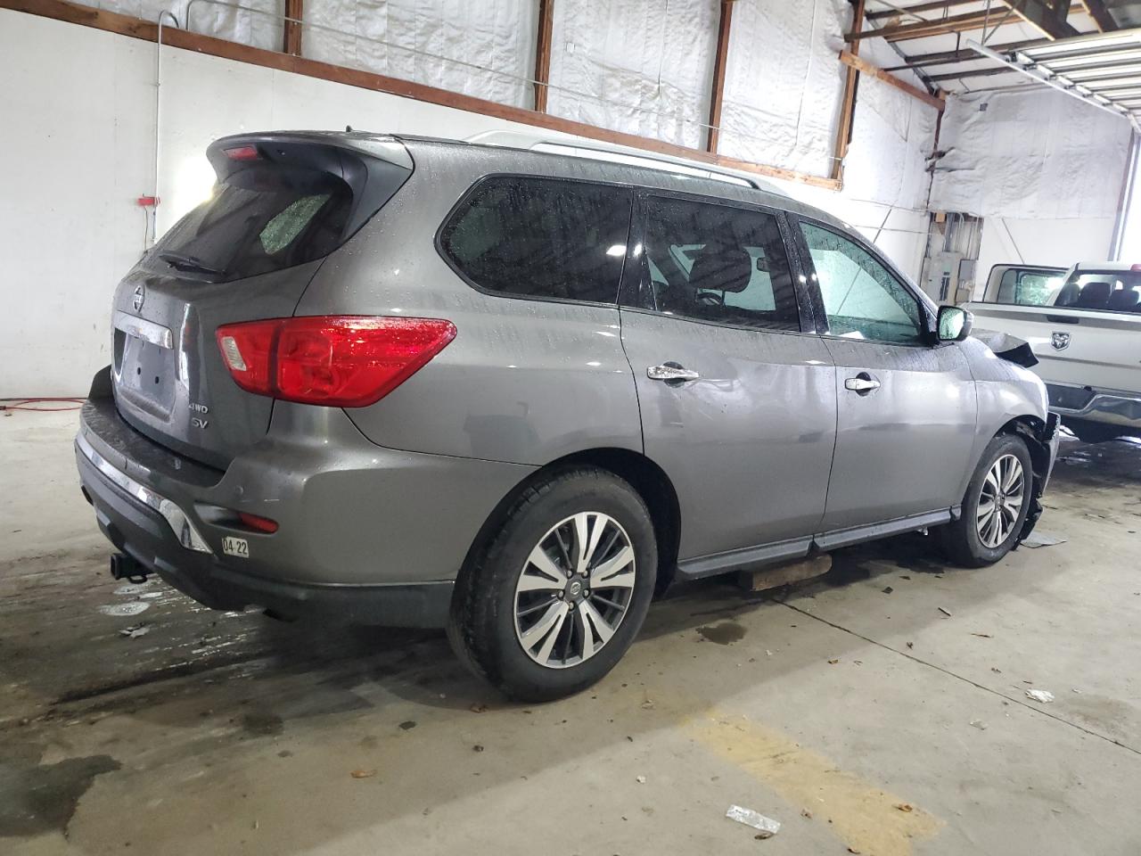 Nissan Pathfinder S Image 4