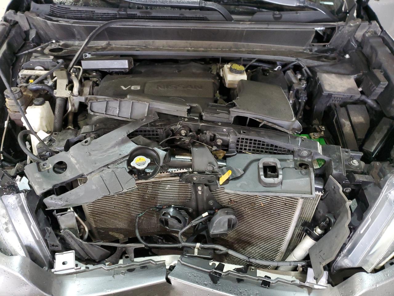 Nissan Pathfinder S Image 8