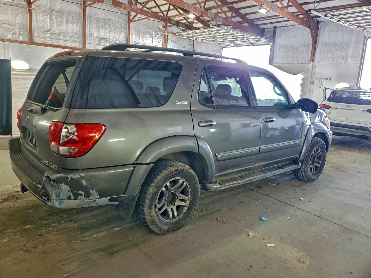 Toyota Sequoia Sr5 Image 2