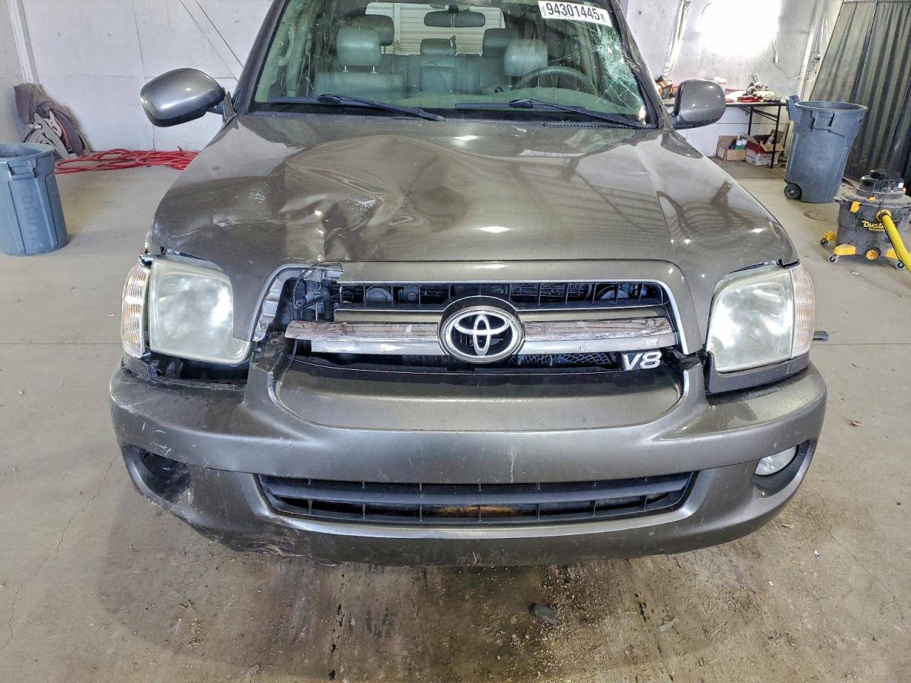 Toyota Sequoia Sr5 Image 9