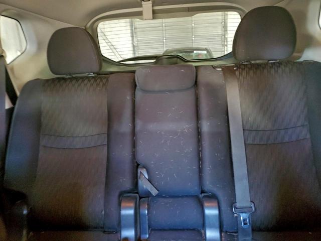 Nissan Rogue S Image 6