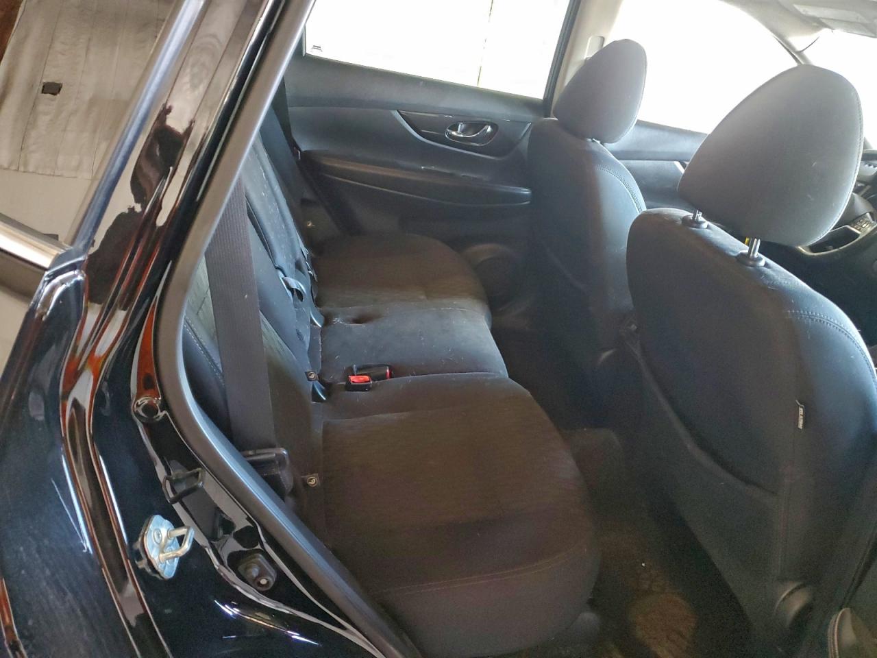 Nissan Rogue S Image 3