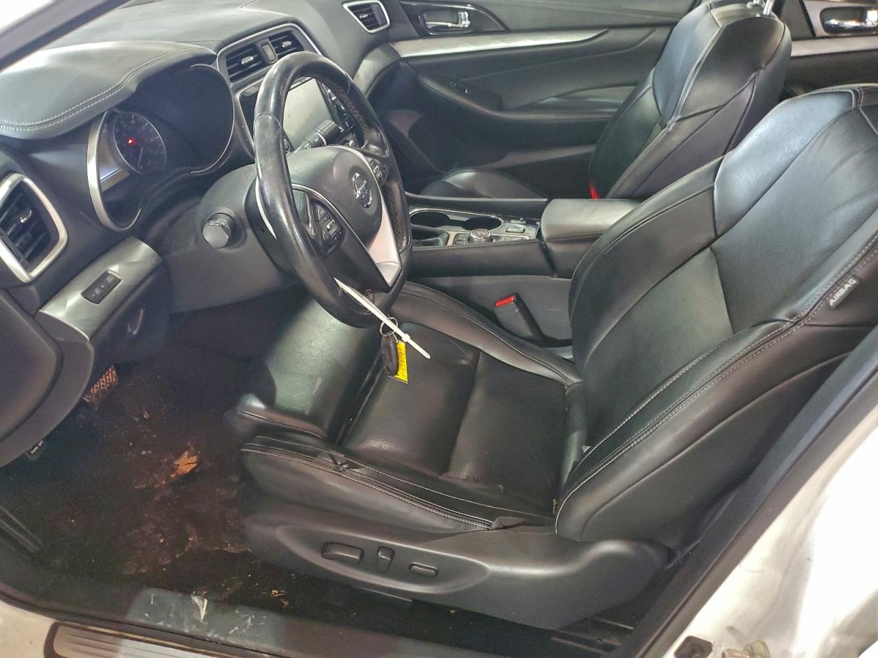 Nissan Maxima 3.5s Image 7