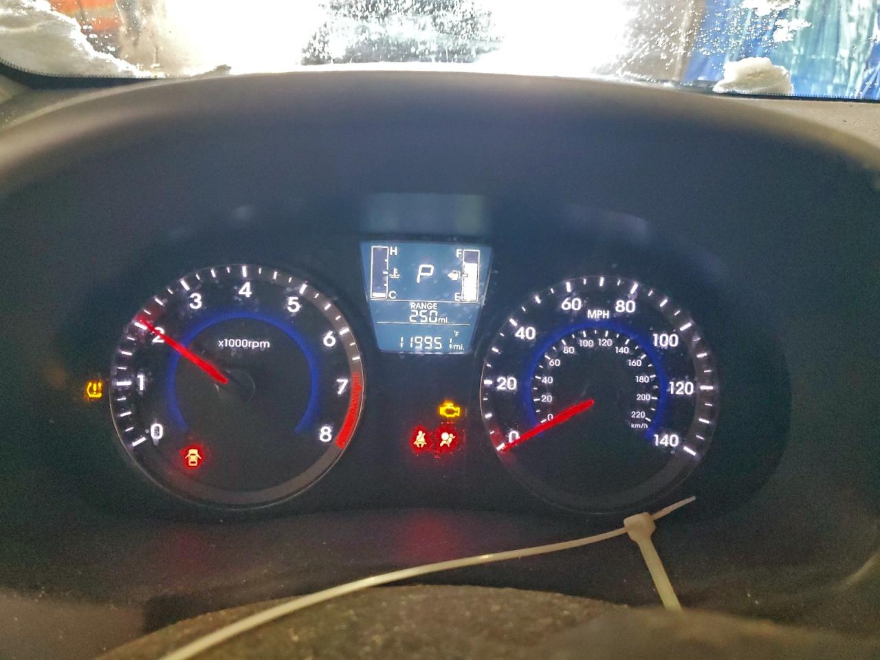 Hyundai ACCENT Se Image 6