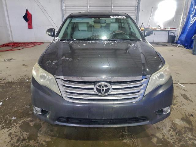 Toyota Avalon Base Image 2