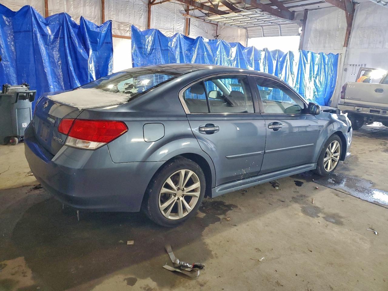 Subaru Legacy 2.5i Premium Image 4