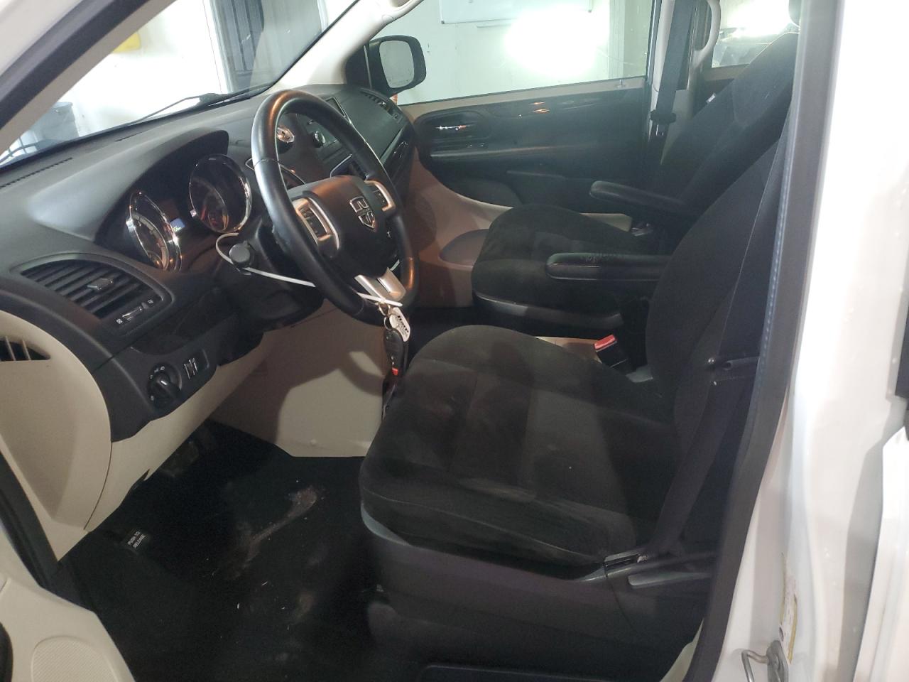 Dodge Caravan Se Image 2