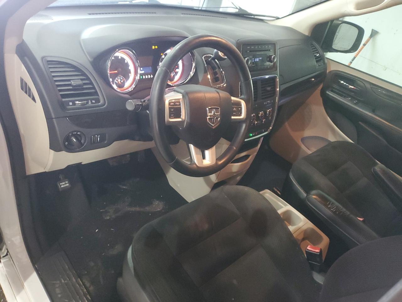 Dodge Caravan Se Image 12