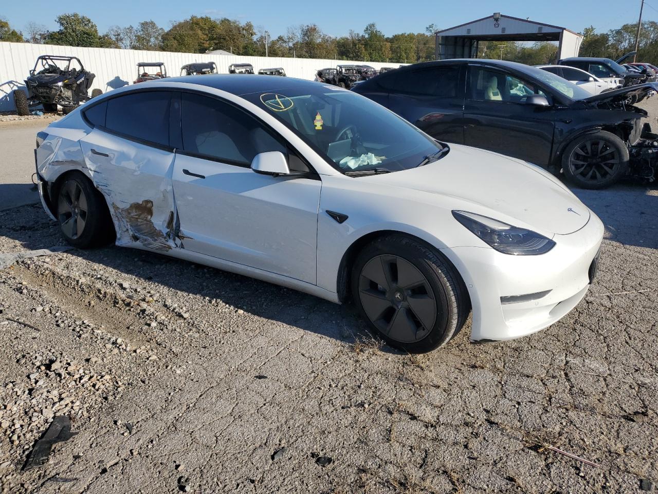 Tesla Model 3 Image 8
