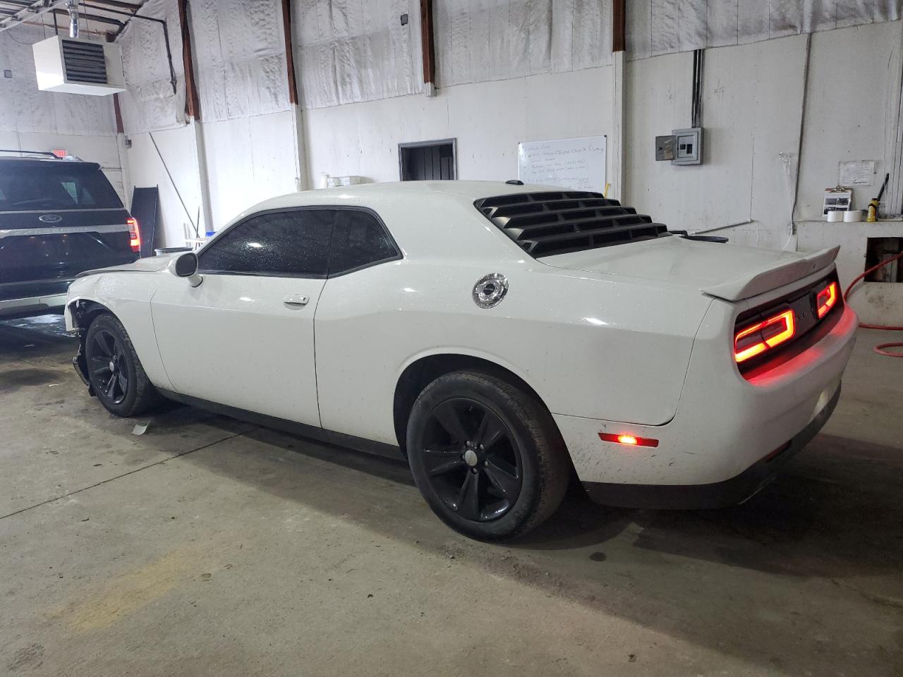 Dodge Challenger Sxt Image 2