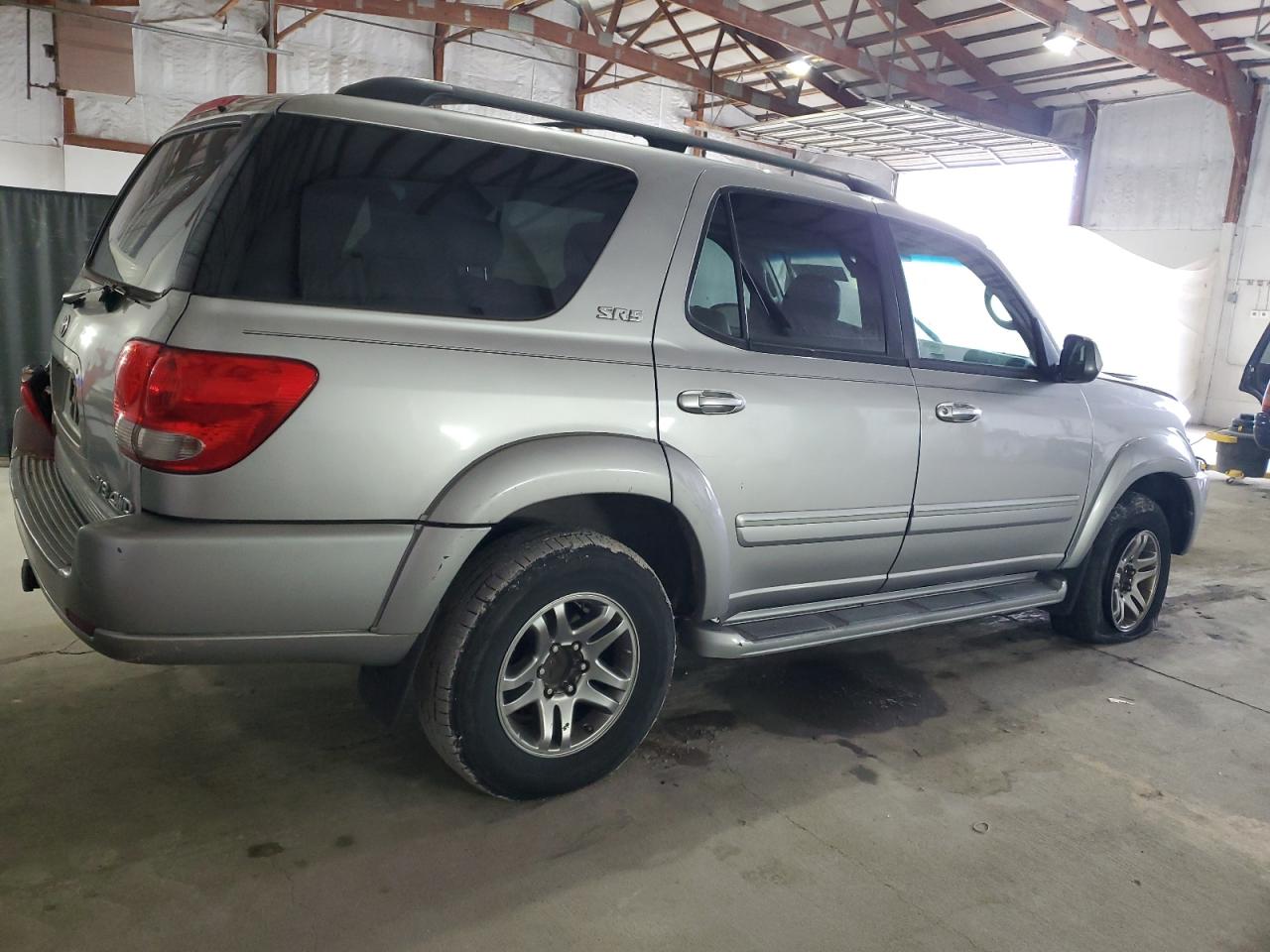 Toyota Sequoia Sr5 Image 10