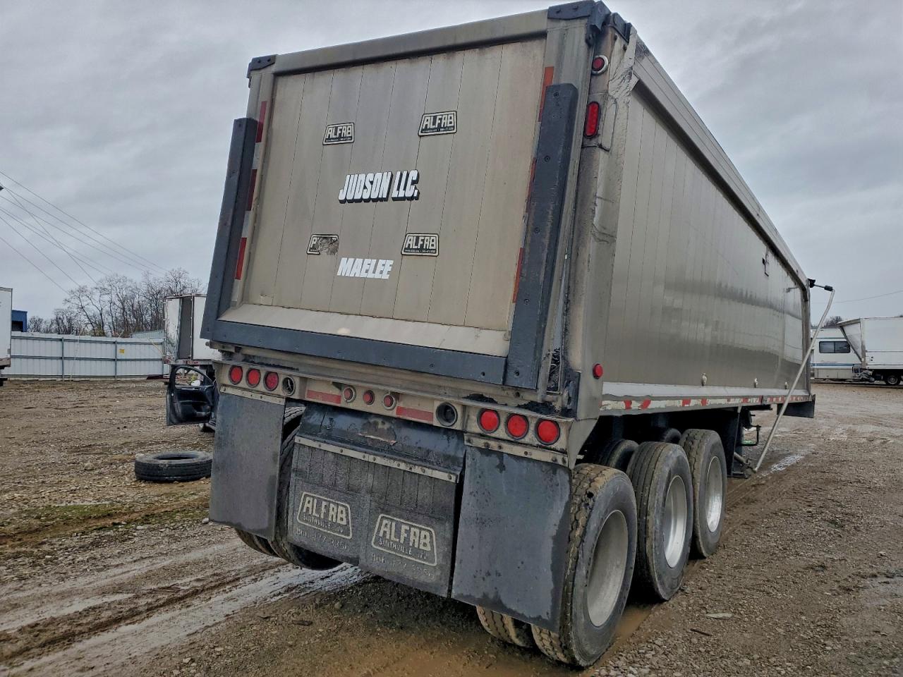 Trail King Dump Trail Image 4