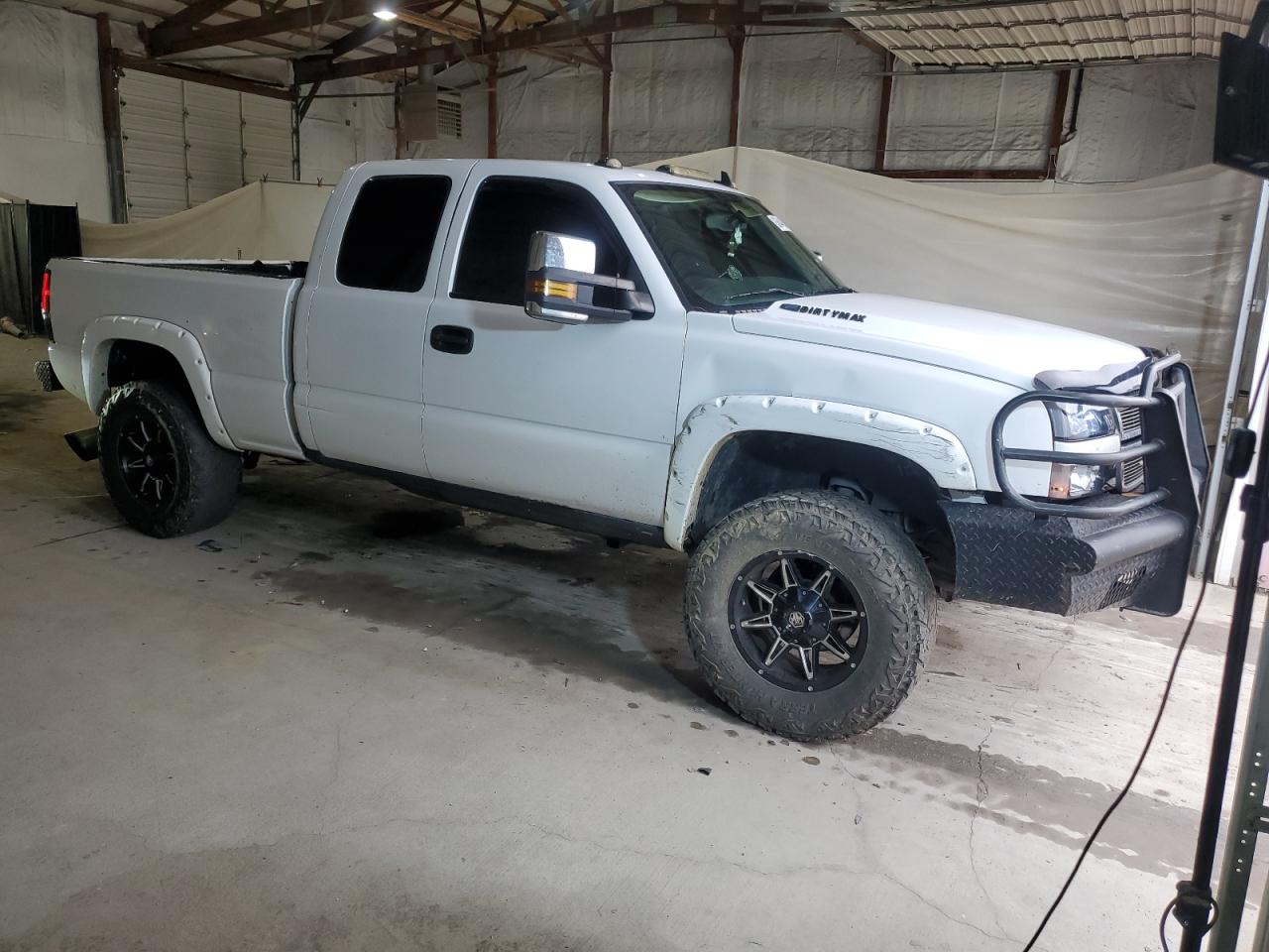 Chevrolet Silverado K2500 Heavy Duty Image 3