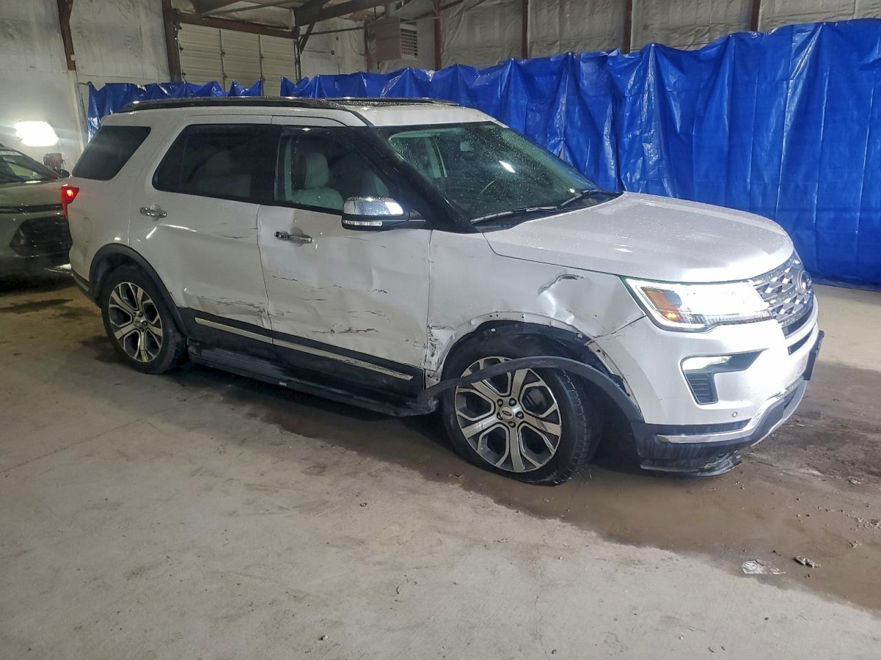 Ford Explorer Limited Image 6