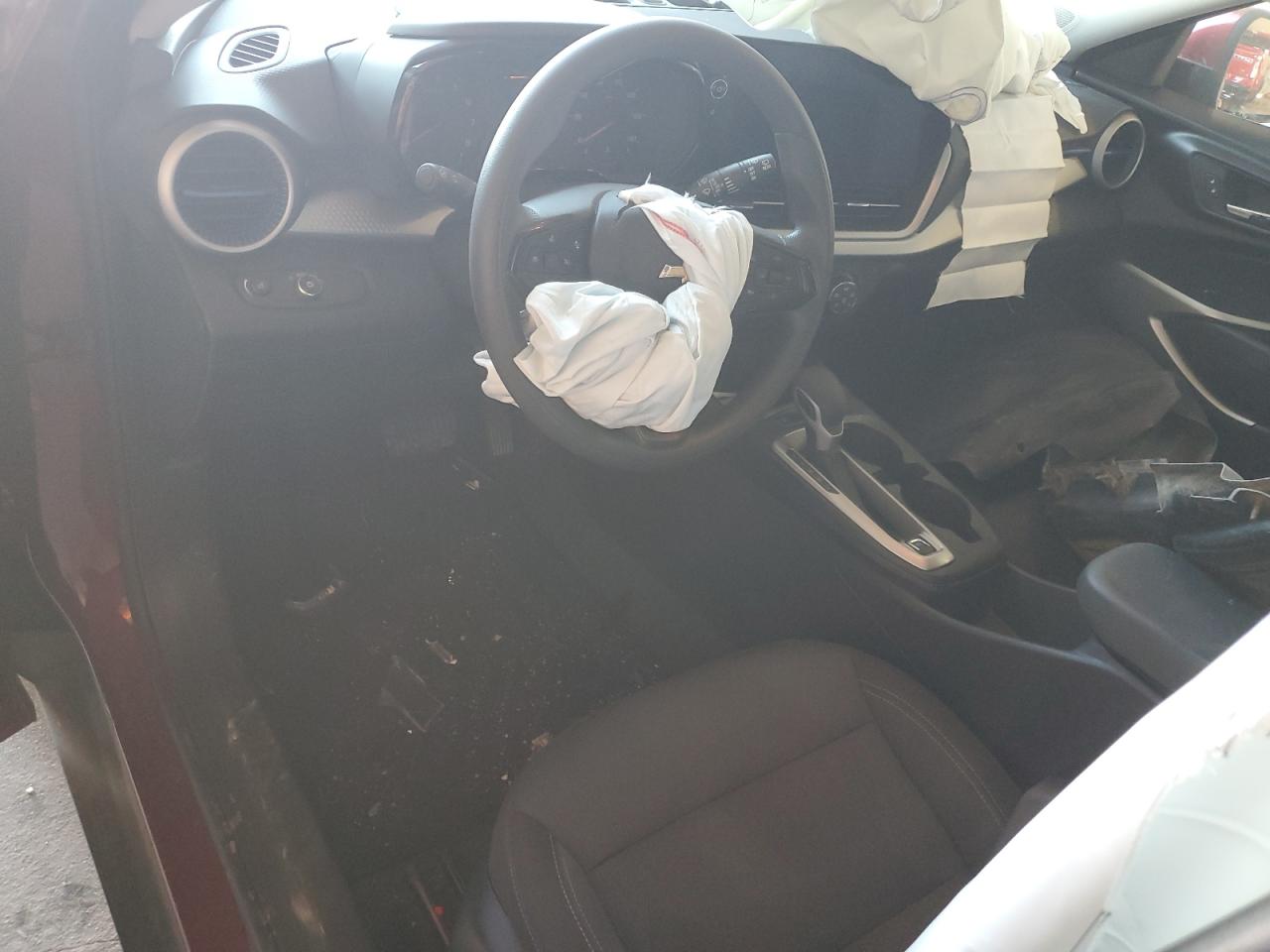 Chevrolet Trax Ls Image 8