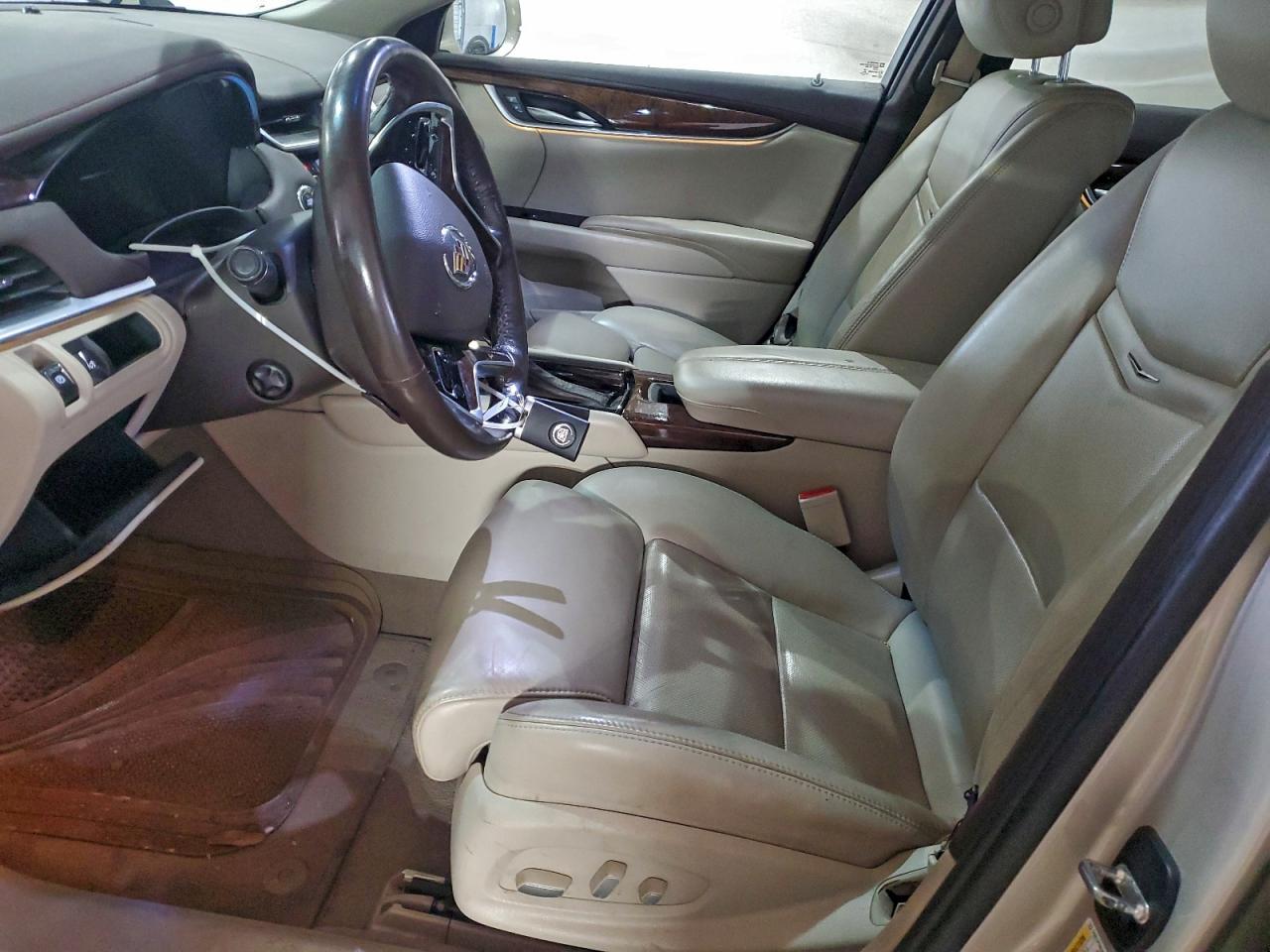 Cadillac XTS Luxury Collection Image 6