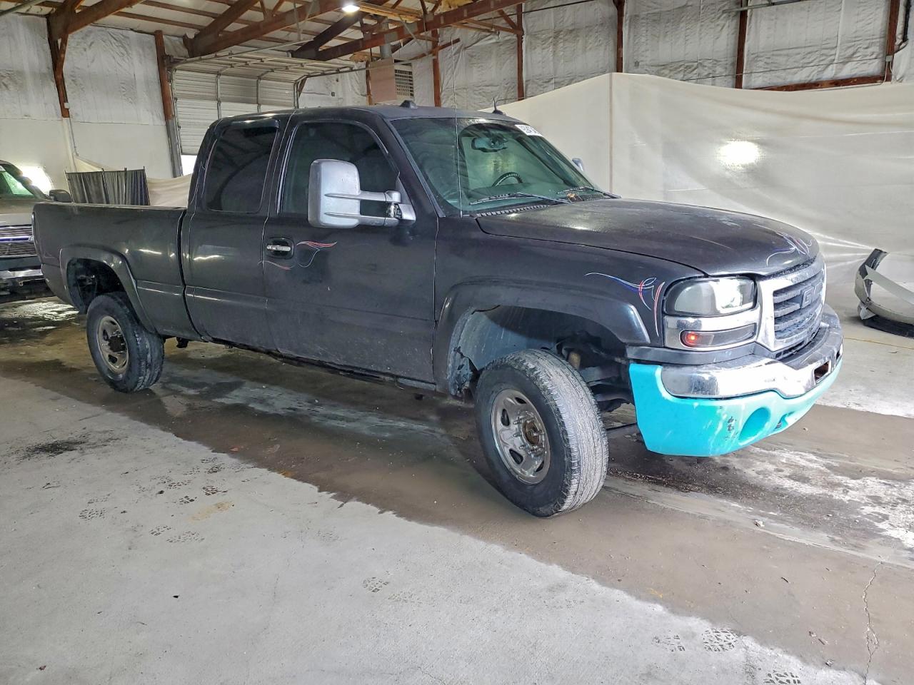 GMC Sierra K2500 Heavy Duty Image 3