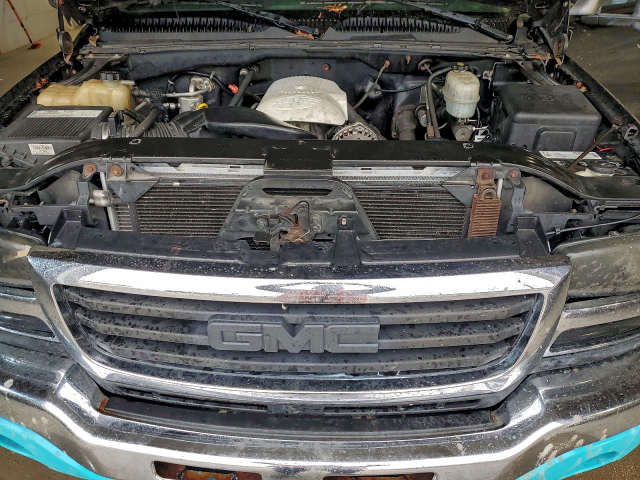 GMC Sierra K2500 Heavy Duty Image 2