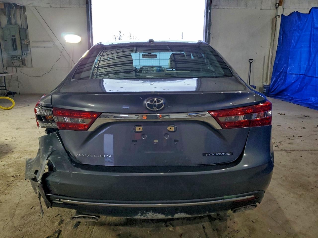 Toyota Avalon Xle Image 2