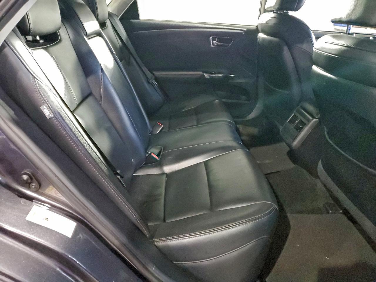 Toyota Avalon Xle Image 8