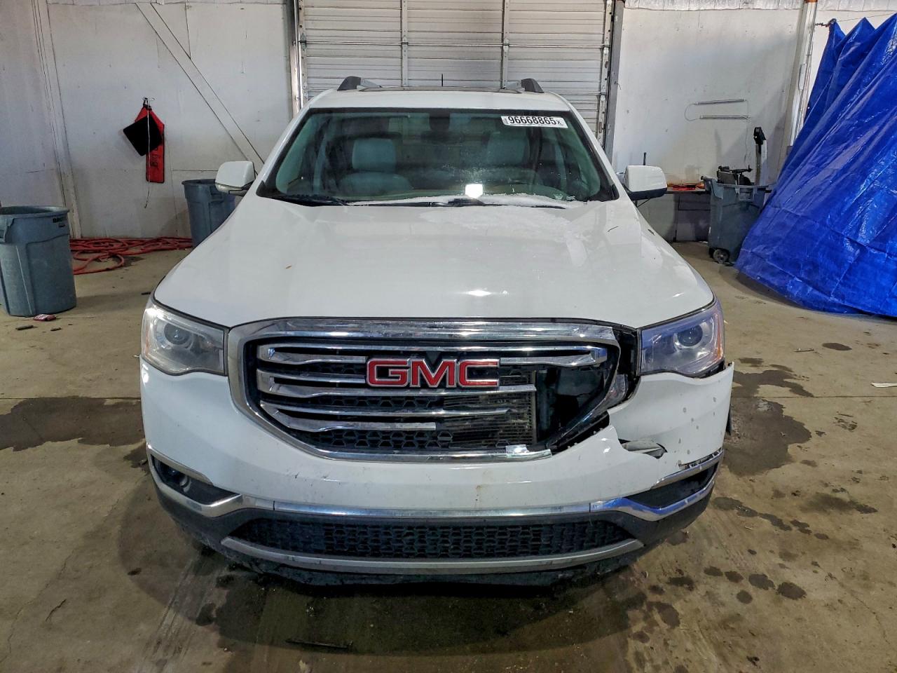 GMC Acadia Sle Image 2