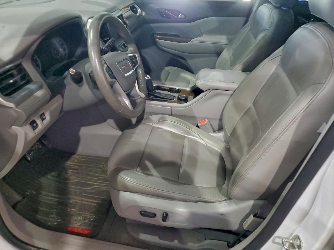 GMC Acadia Sle Image 3