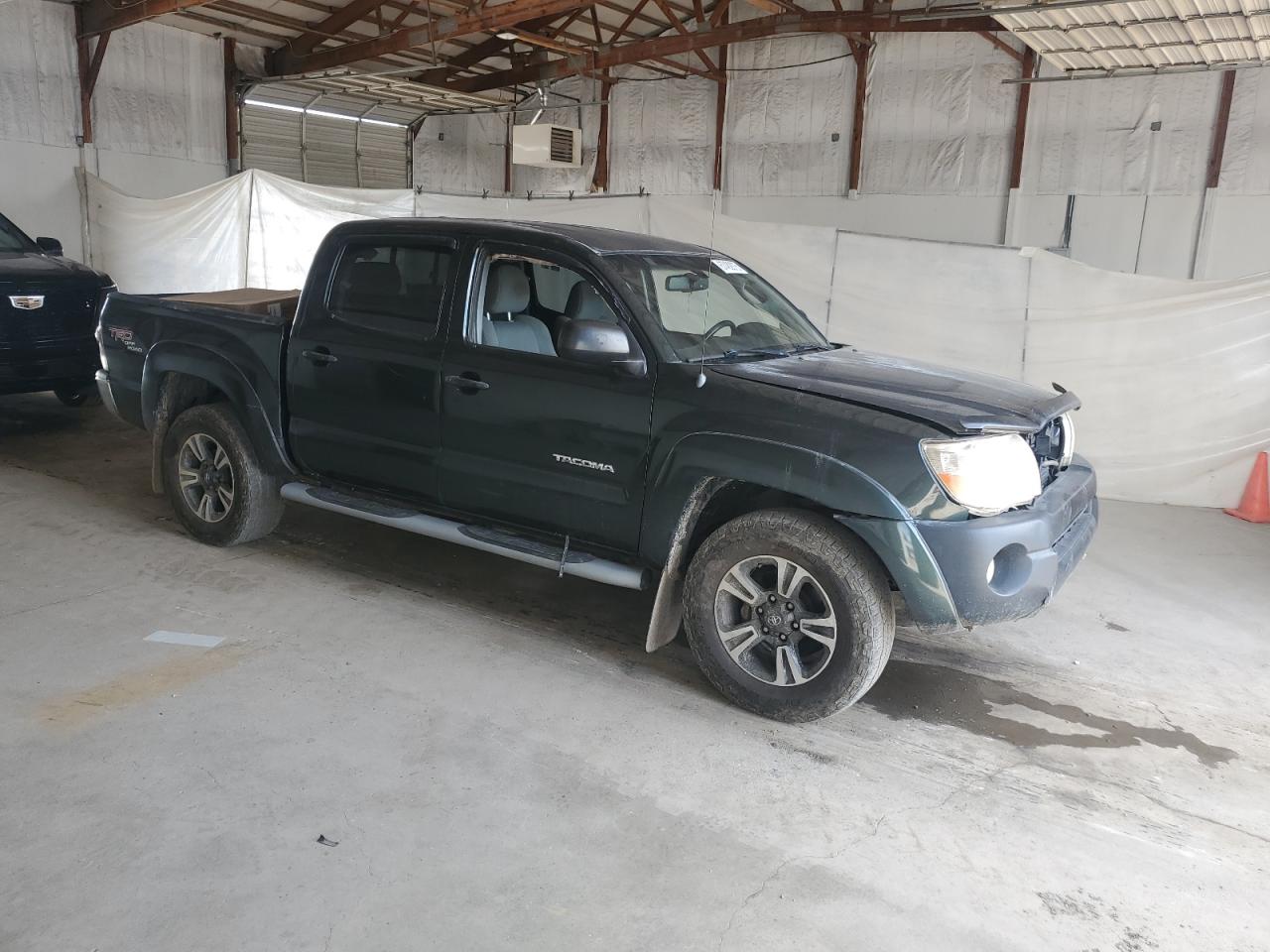 Toyota Tacoma Double Cab Image 8