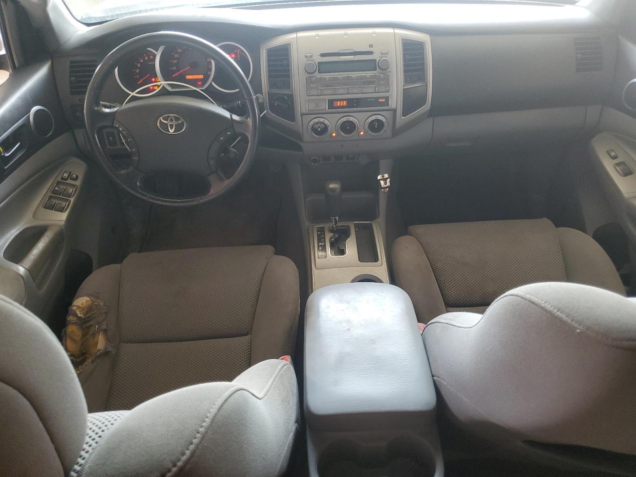 Toyota Tacoma Double Cab Image 11