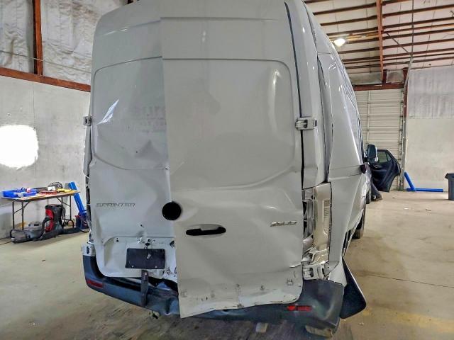 Mercedes-Benz Sprinter 2500 Image 3