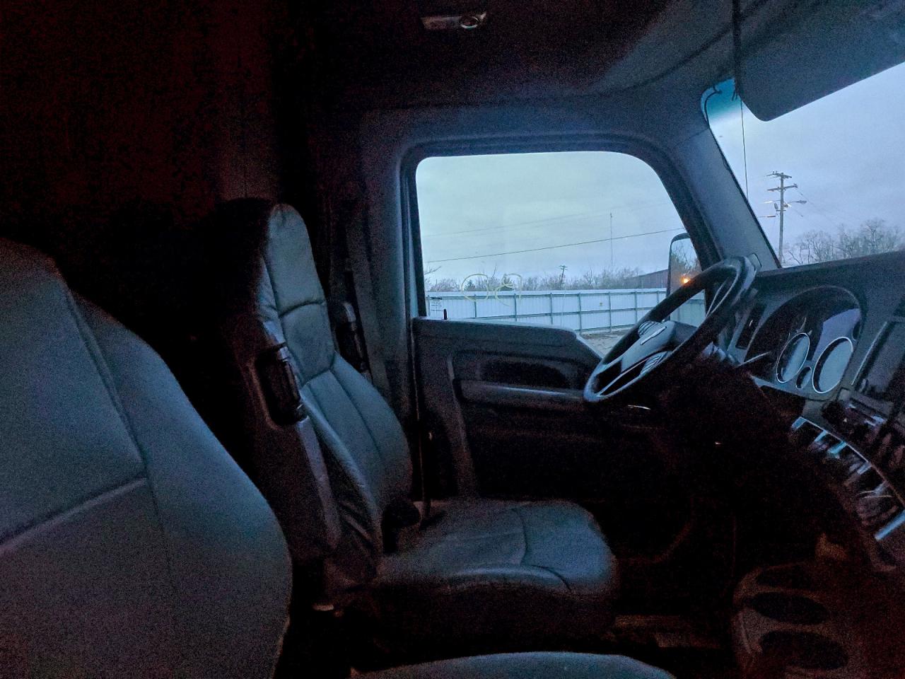 Kenworth T680 T680 Image 10