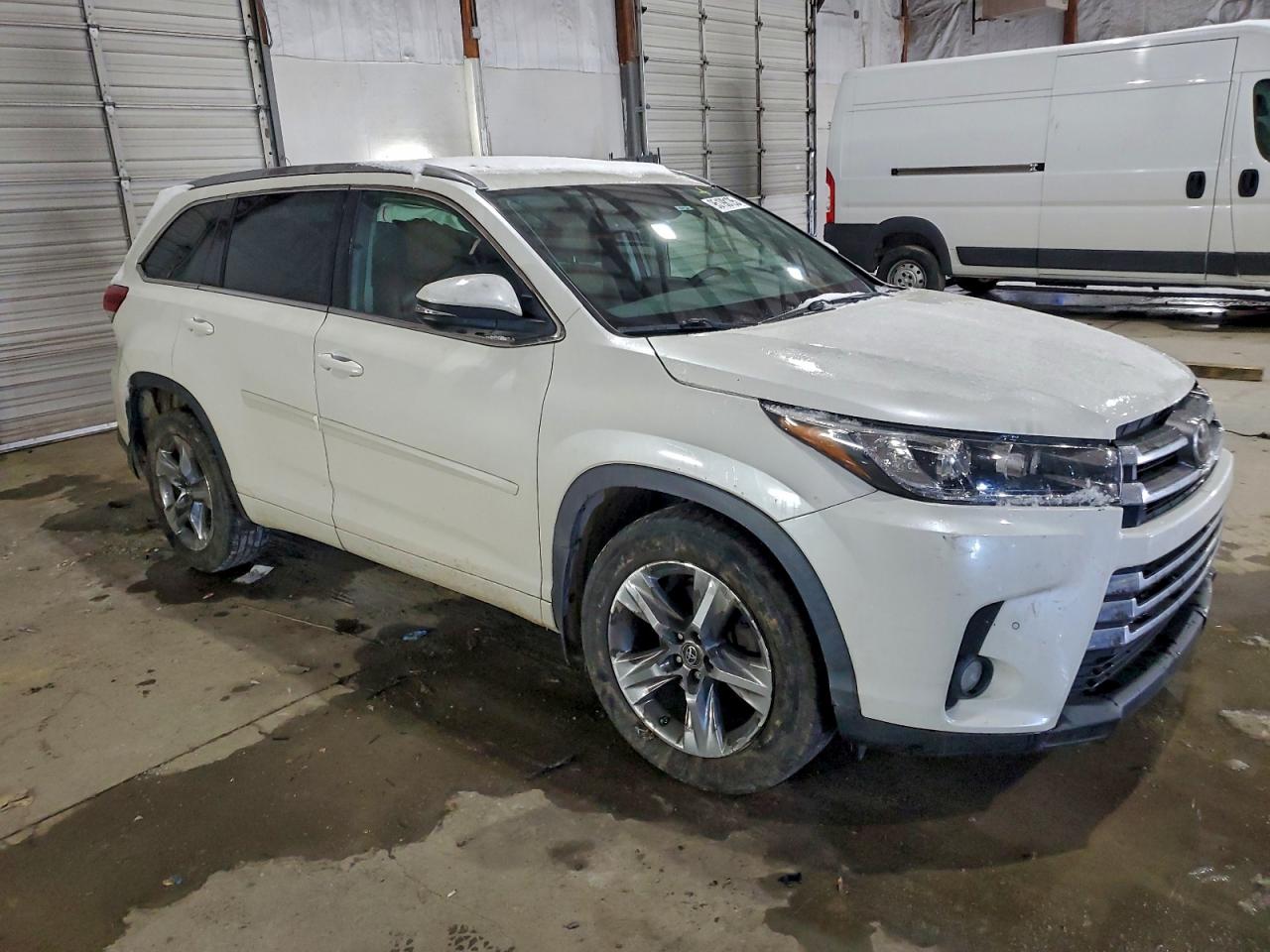 Toyota Highlander Limited Image 5