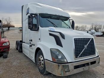  Salvage Volvo Vnl