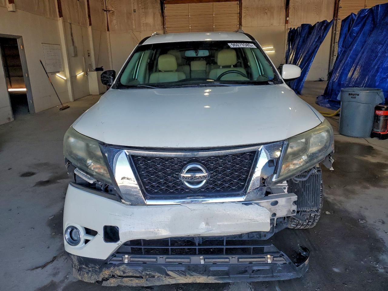 Nissan Pathfinder S Image 4