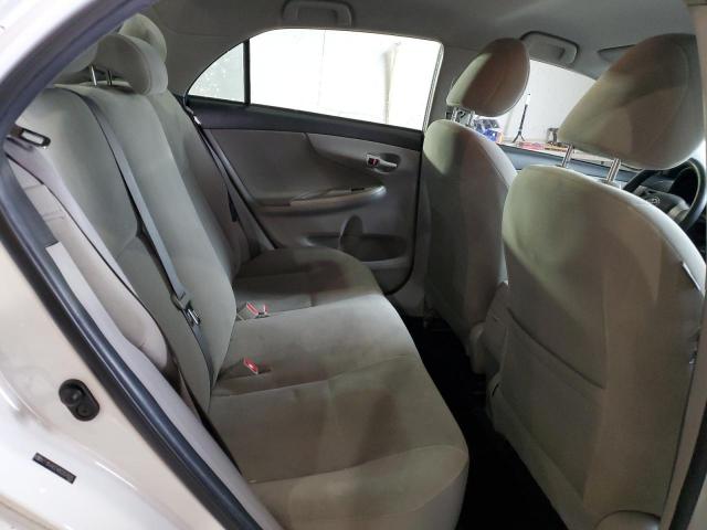 Toyota Corolla Base Image 10