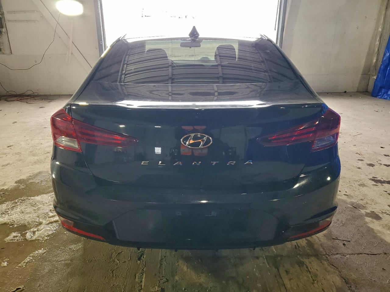 Hyundai ELANTRA Sel Image 10