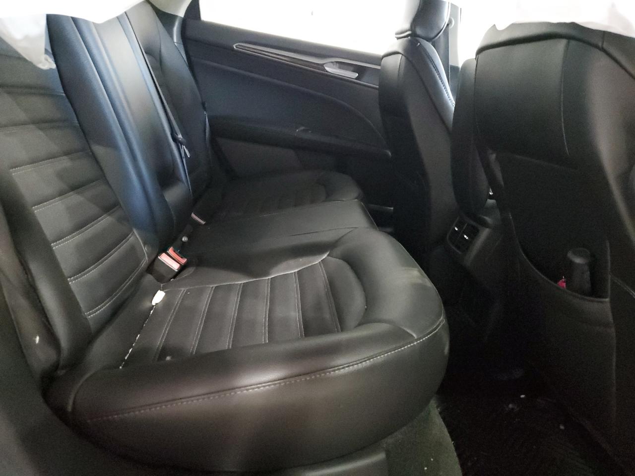 Ford Fusion Se Image 9