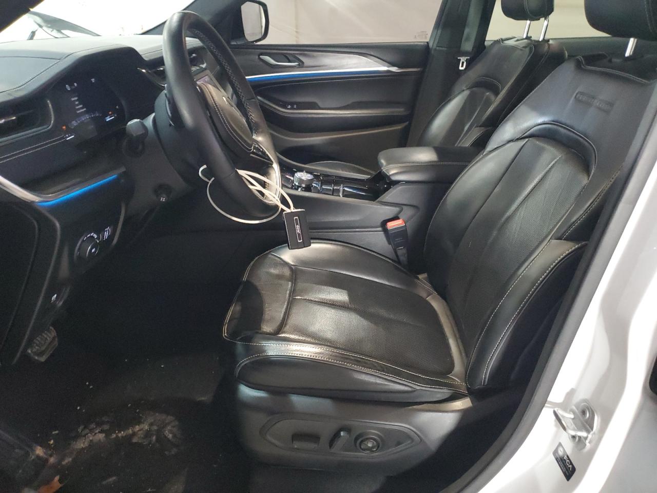 Jeep Grand Cherokee L Overland Image 7