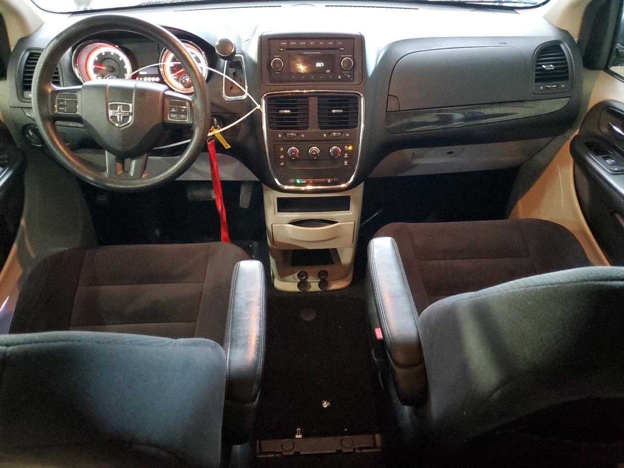 Dodge Caravan Se Image 11