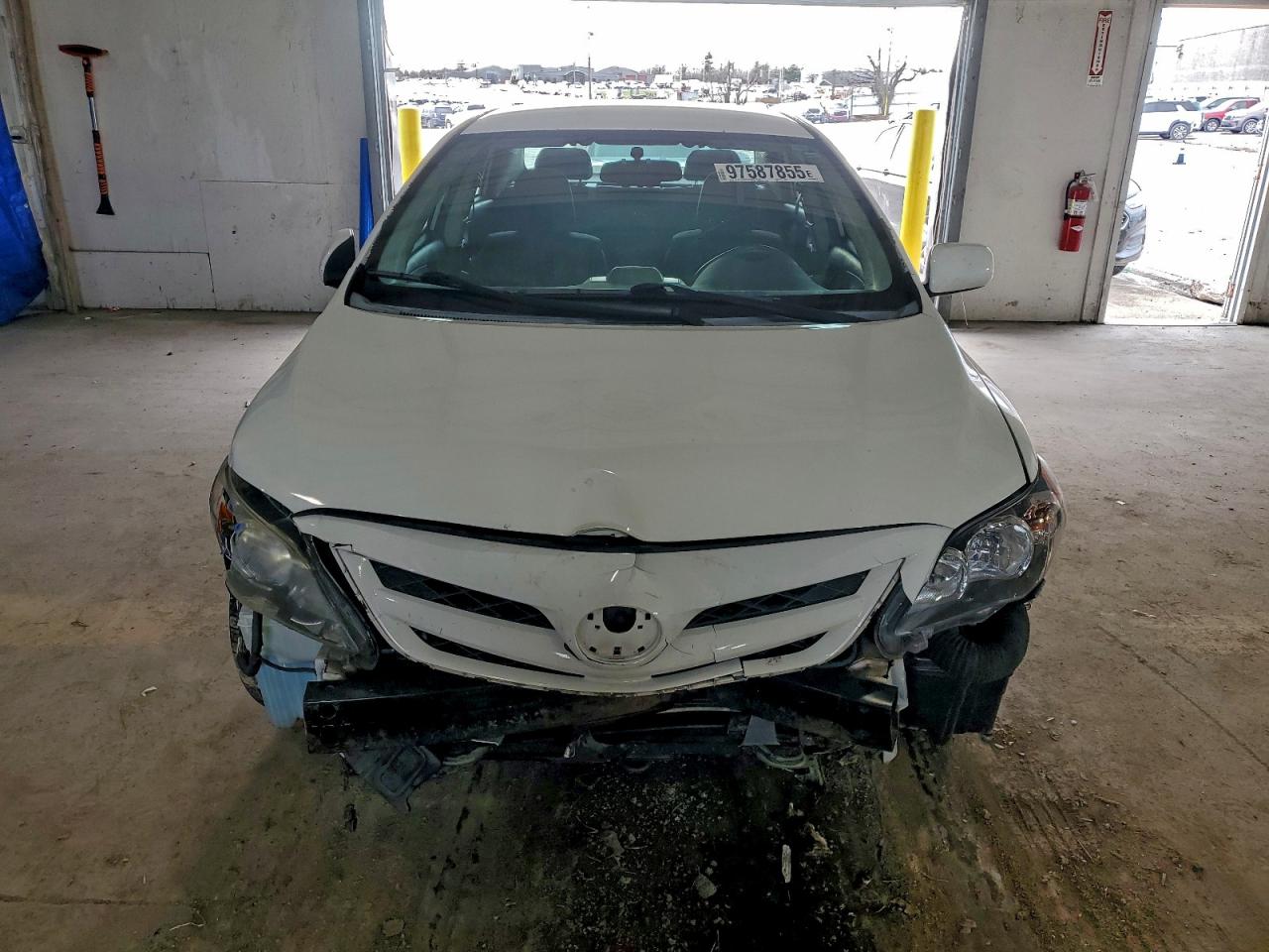 Toyota Corolla Base Image 3