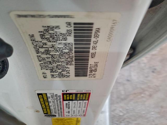 Toyota Corolla Base Image 11