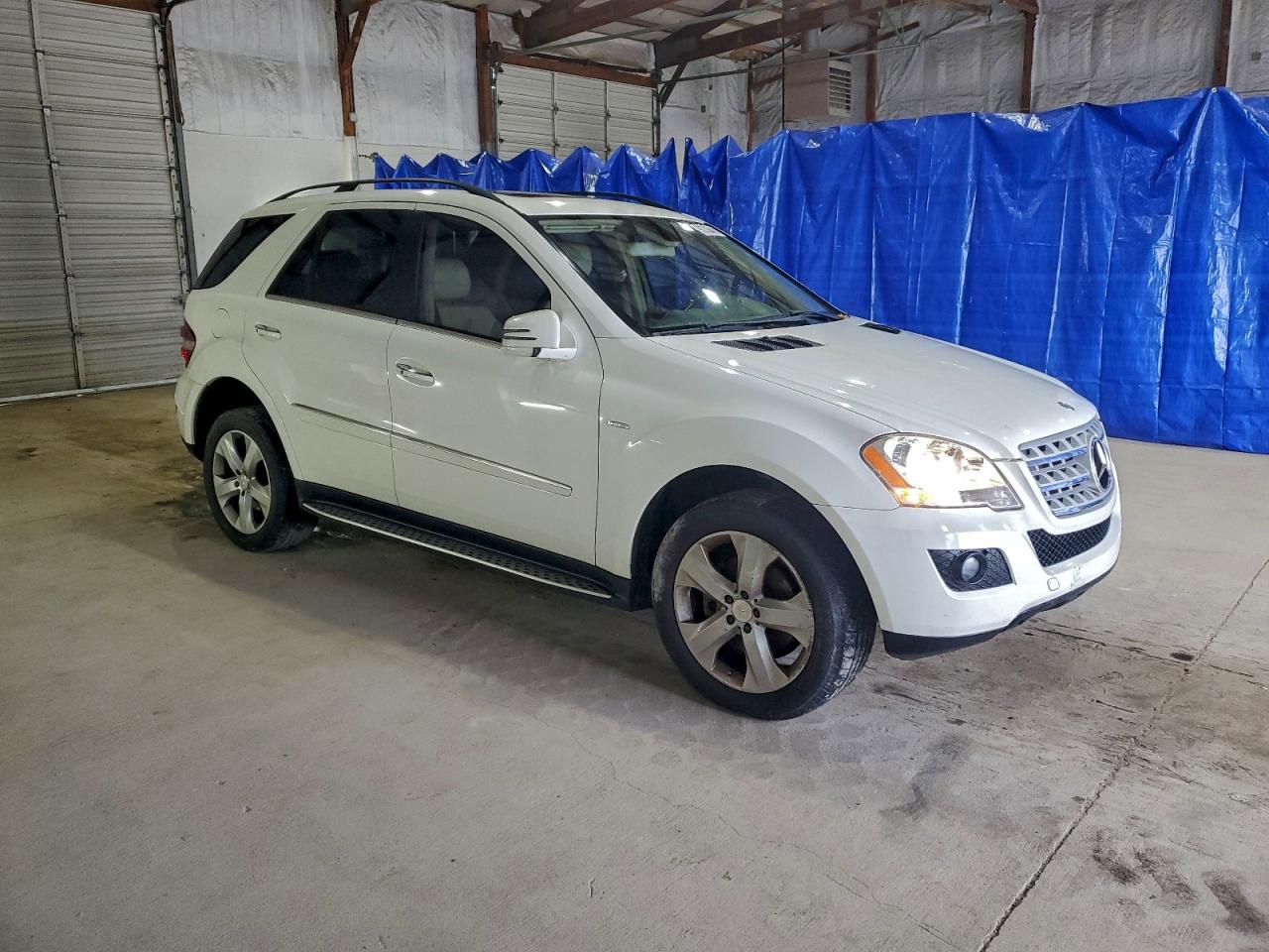 Mercedes-Benz M-Class 350 Bluetec Image 3