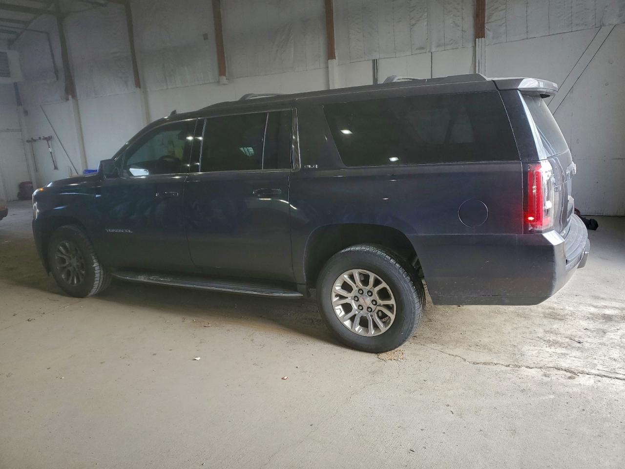 GMC Yukon C1500 Sle Image 2