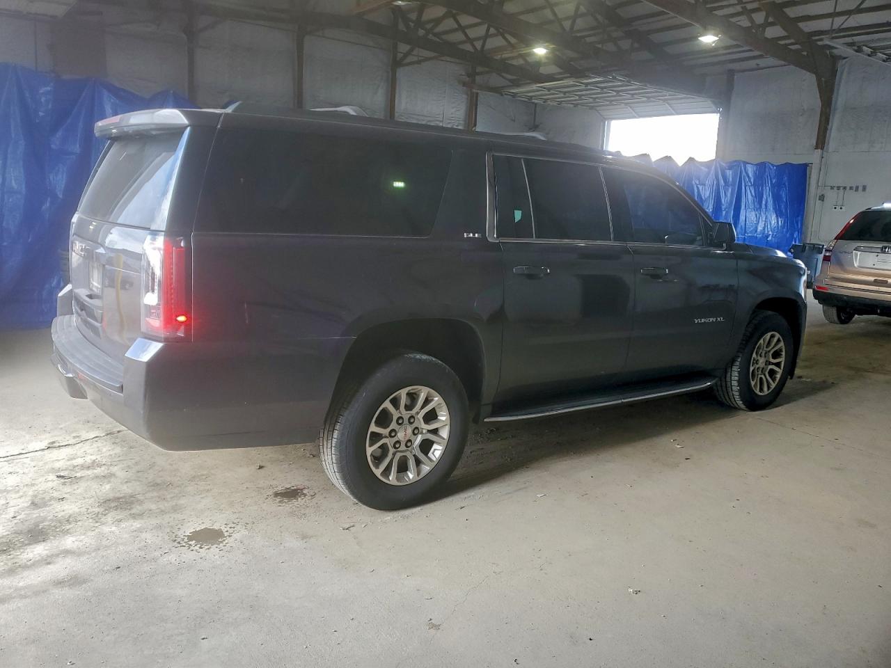 GMC Yukon C1500 Sle Image 4