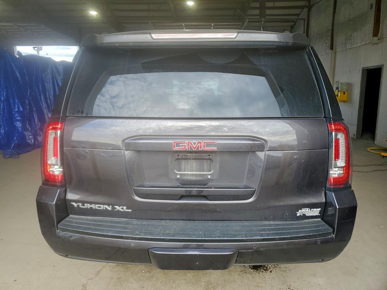 GMC Yukon C1500 Sle Image 7